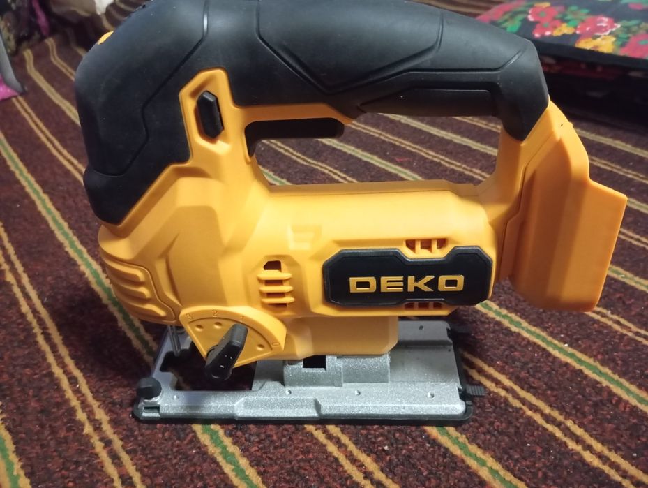 Лобзик Деко сотилади