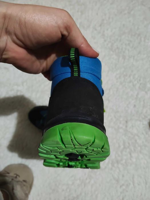 Обувки за момчета номер 34