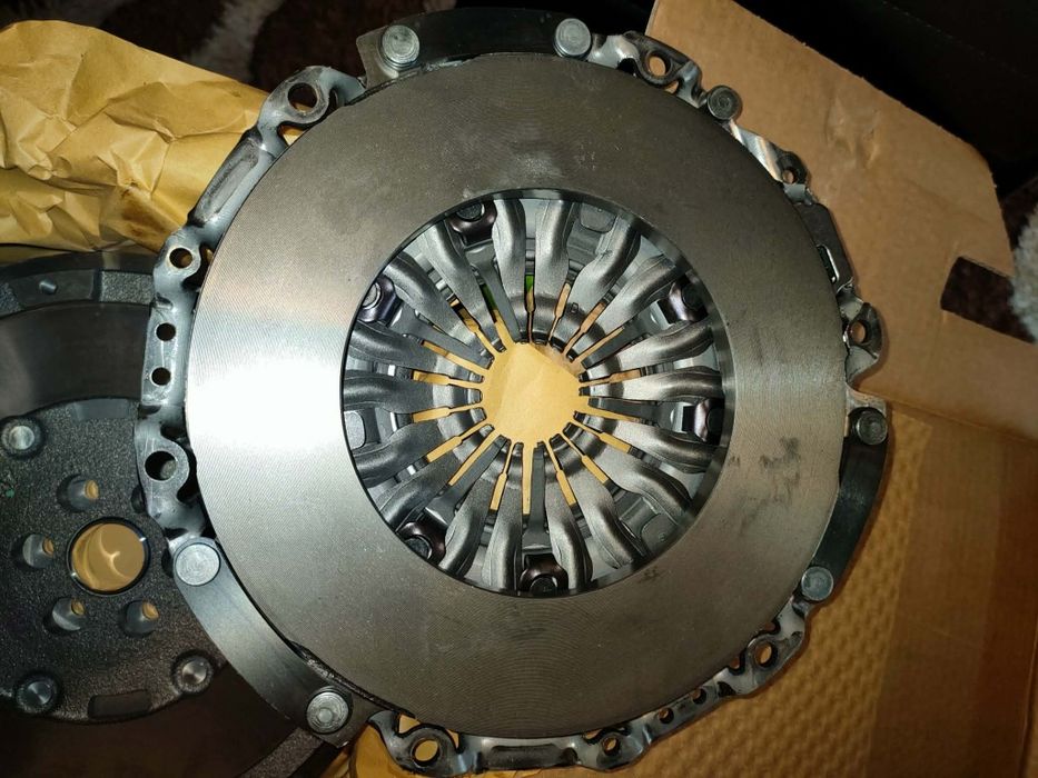 Vând ambreiaj cu volanta masa Ford Focus C-Max Volvo S40 V50 1.6 837305