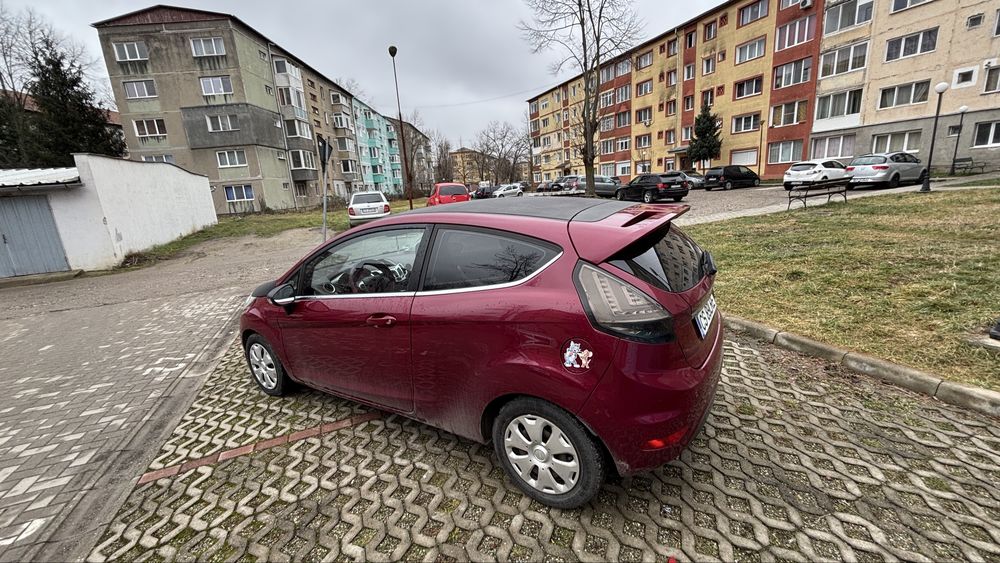 se vinde Ford Fiesta 2009