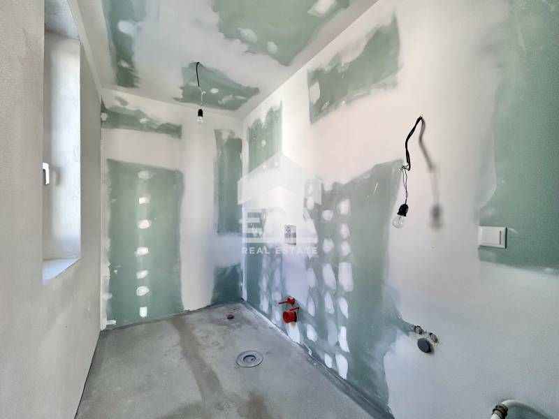 Продава се Къща в с. Лозен, Област София-град - 286 кв.м за 2014 €/кв.м - Снимка #5