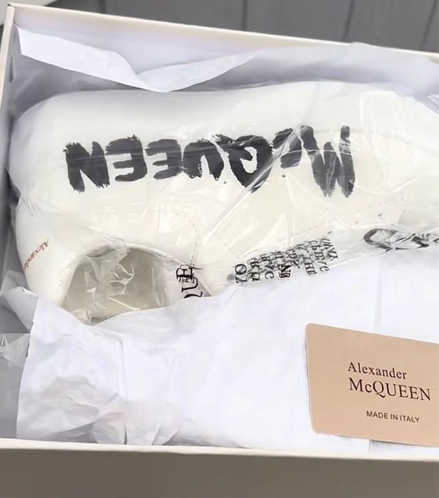 Adidasi Alexander MCQUEEN premium din piele naturala model custom unic GRAFFITY albi