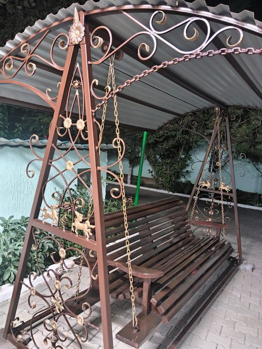 Продам садовую качелю