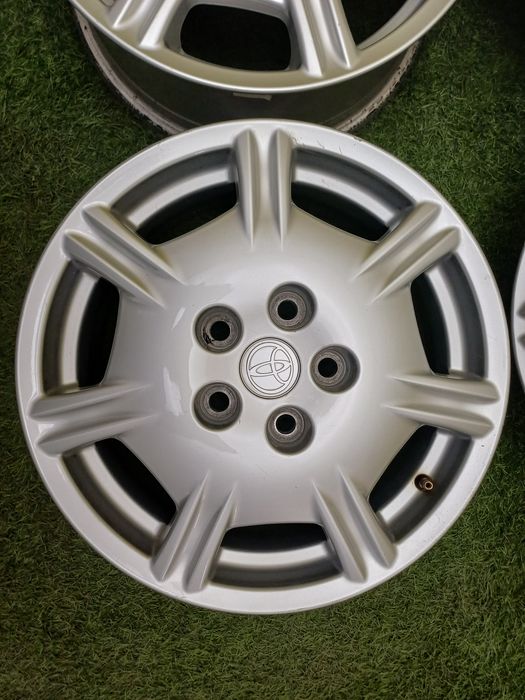 Диски R16 5x114.3 на Toyota и другие.