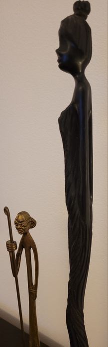 Statuete India și Cuba