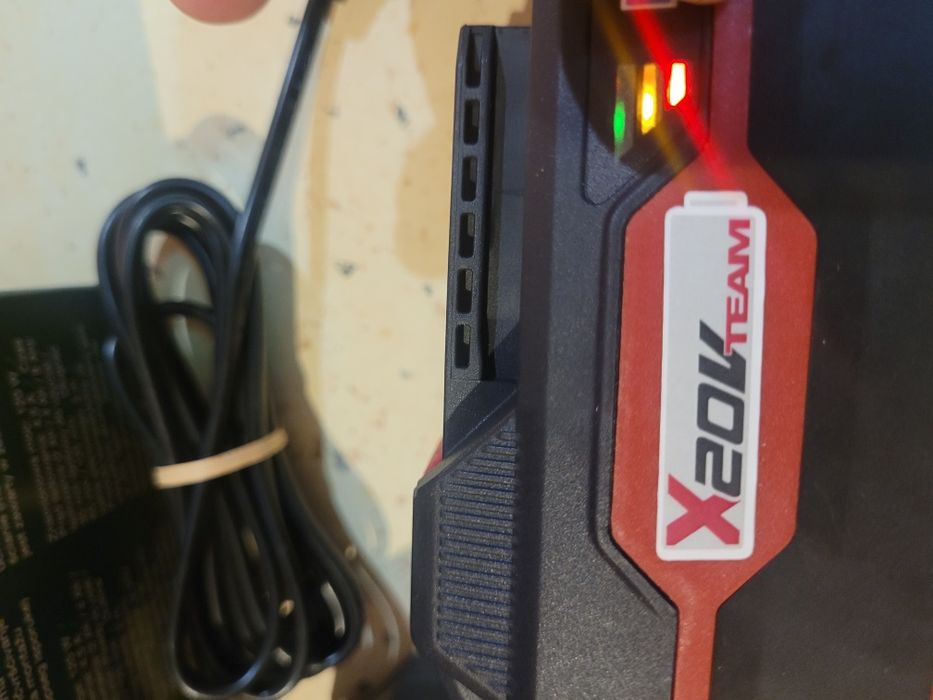 Батерии и зарядни устройства Parkside 20 волта 4 амперчаса/4.5 ампера