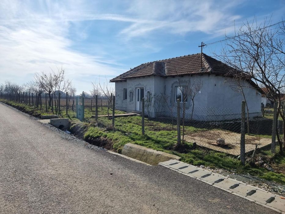 Vand sau schimb casă in Viisoara Constanta.