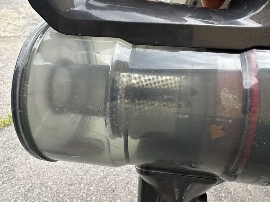 Продавам безкабелна прахосмукачка