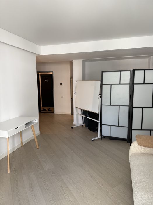 Inchiriez apartament 2 camere - CORTINA NORTH