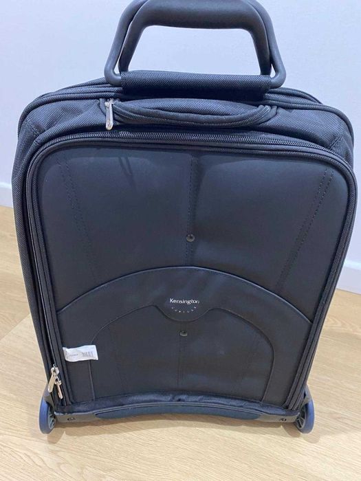 Geanta troller Kensington Overnight produs NOU!