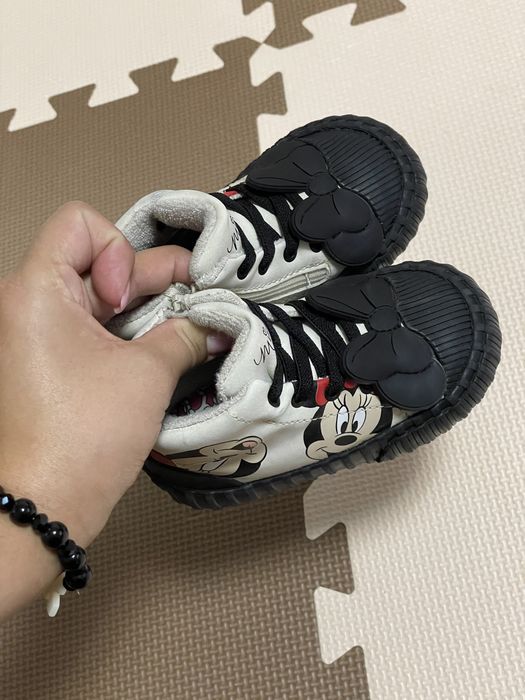 Ghete / papuci Zara Minnei Mouse ( noi noute )