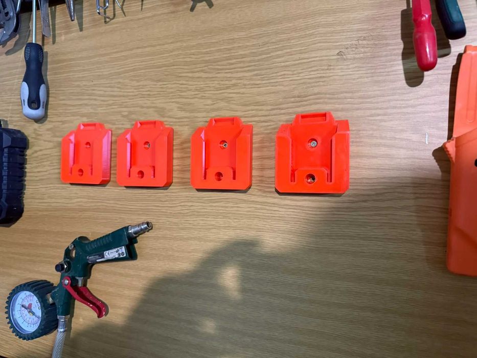 Suport acumulator Parkside X20V – Organizare Atelier