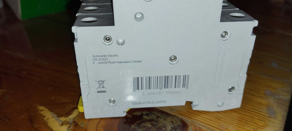 Автоматичен - Предпазител - Прекъсвач - Schneider Electric 10Ah - 25A
