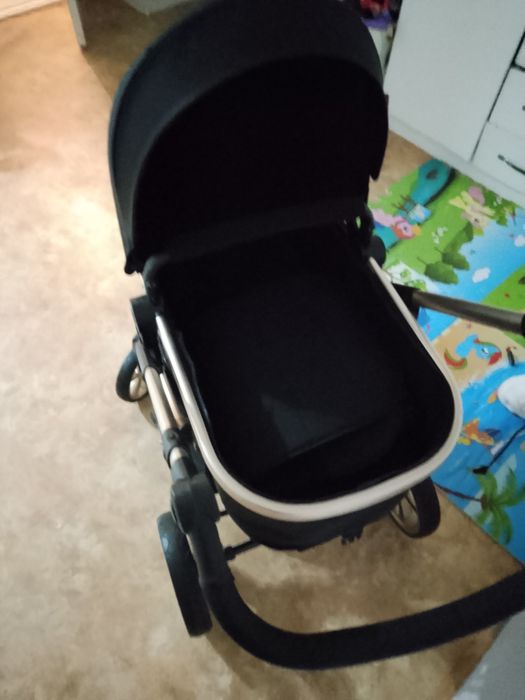 Продам коляску срочно