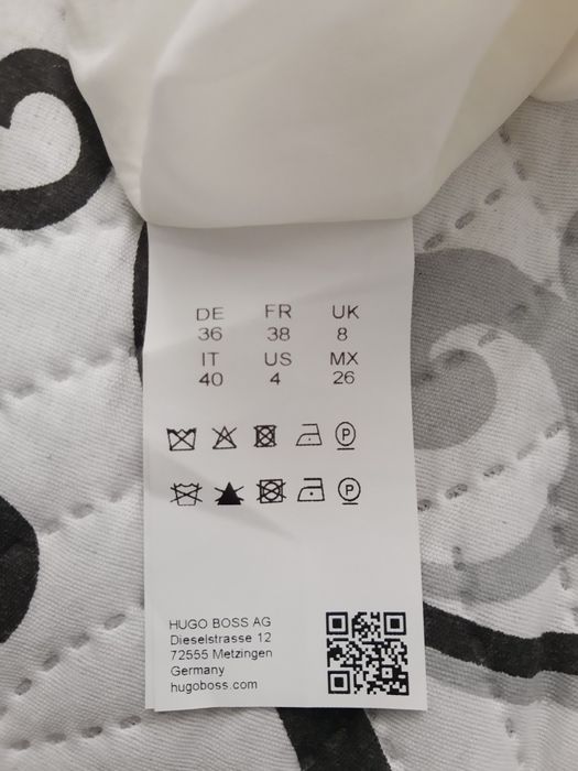 Оригинална Рокля HUGO BOSS НАМАЛЕНА на 50 лв.