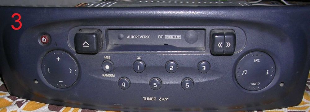 Три броя авто радиа с аудио касета или диск CD