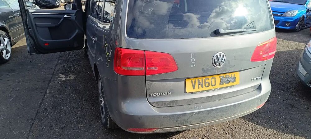 Dezmembrari / Dezmembrez VW Touran (1T3) [Fabr 2010-2015] 2.0 TDI CFHC cutie viteze manuala cod culoare LD7R