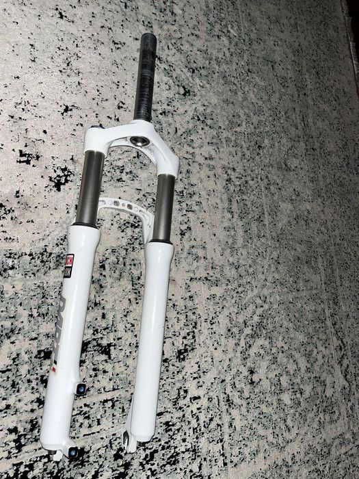 Рок шокс дарт старенькая