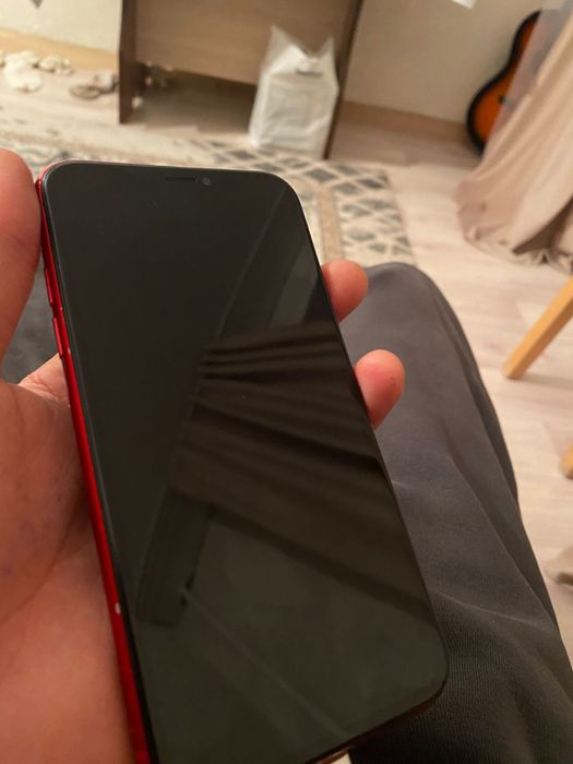 Продам iPhone XR