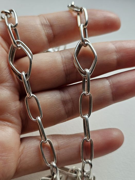 Красиво сребърно колие