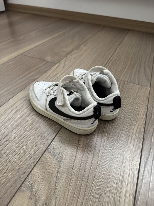 Adidasi Nike ( pantofi)