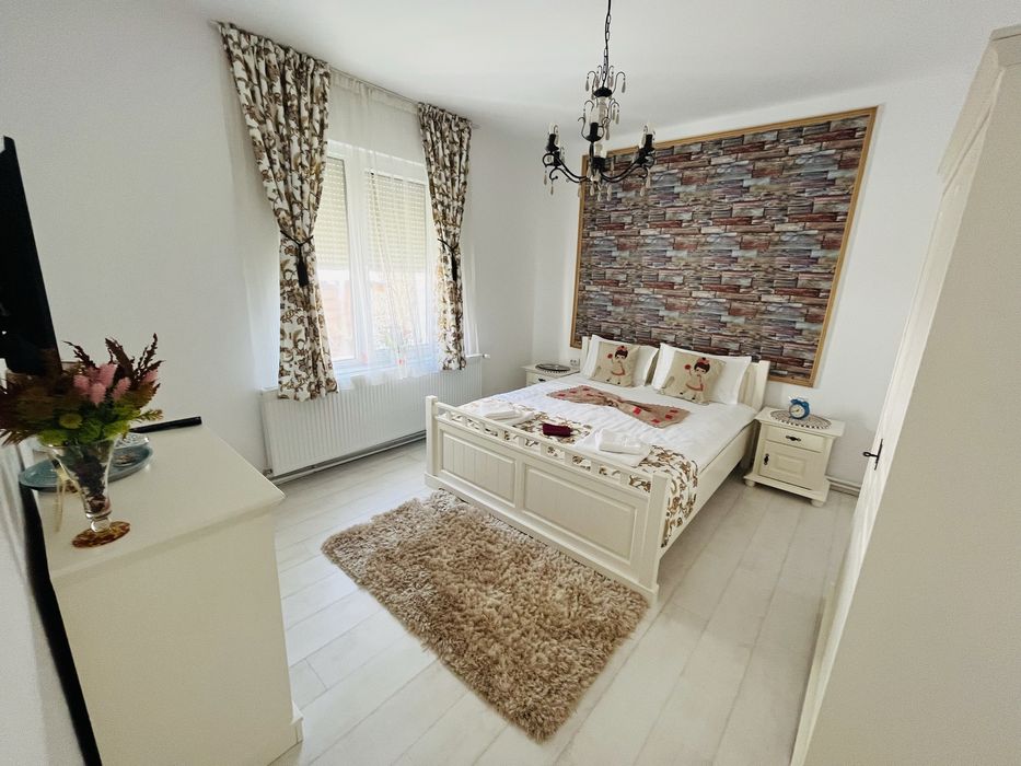 CAzare Predeal centru capacitate 12-13 persoane