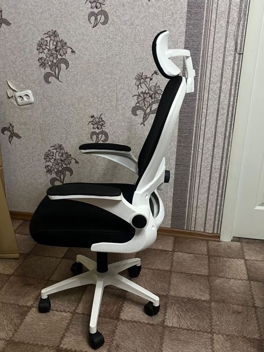 Игровой компьюторный стул.,