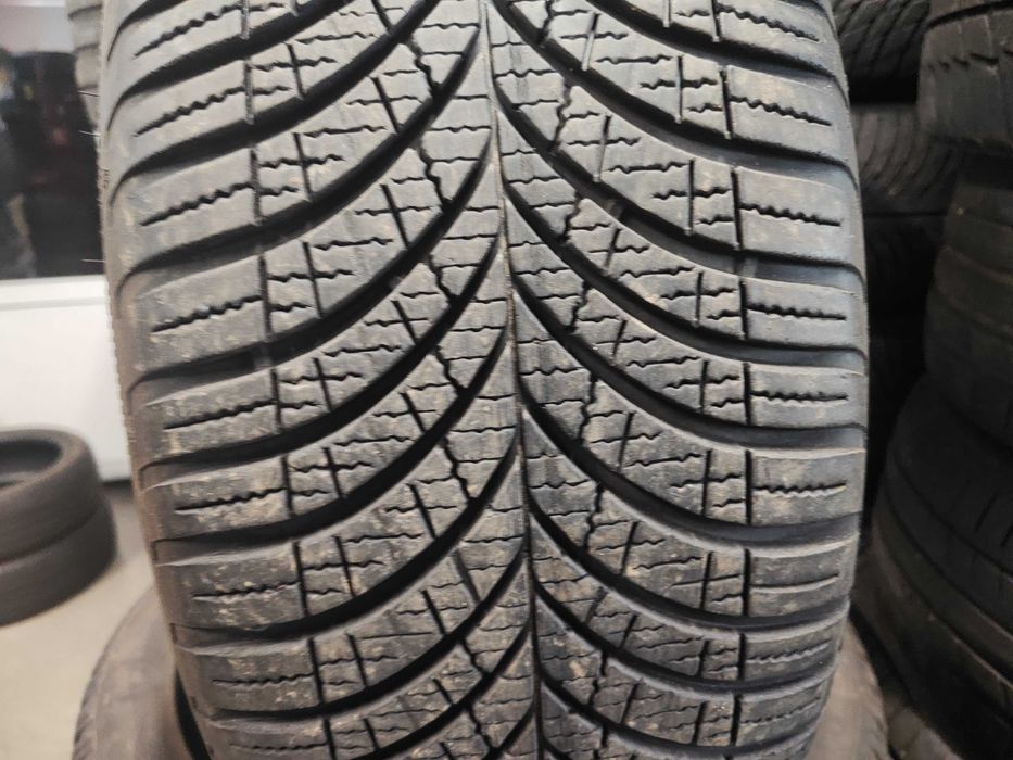 2бр.всесезонни гуми 235/55/19 Goodyear