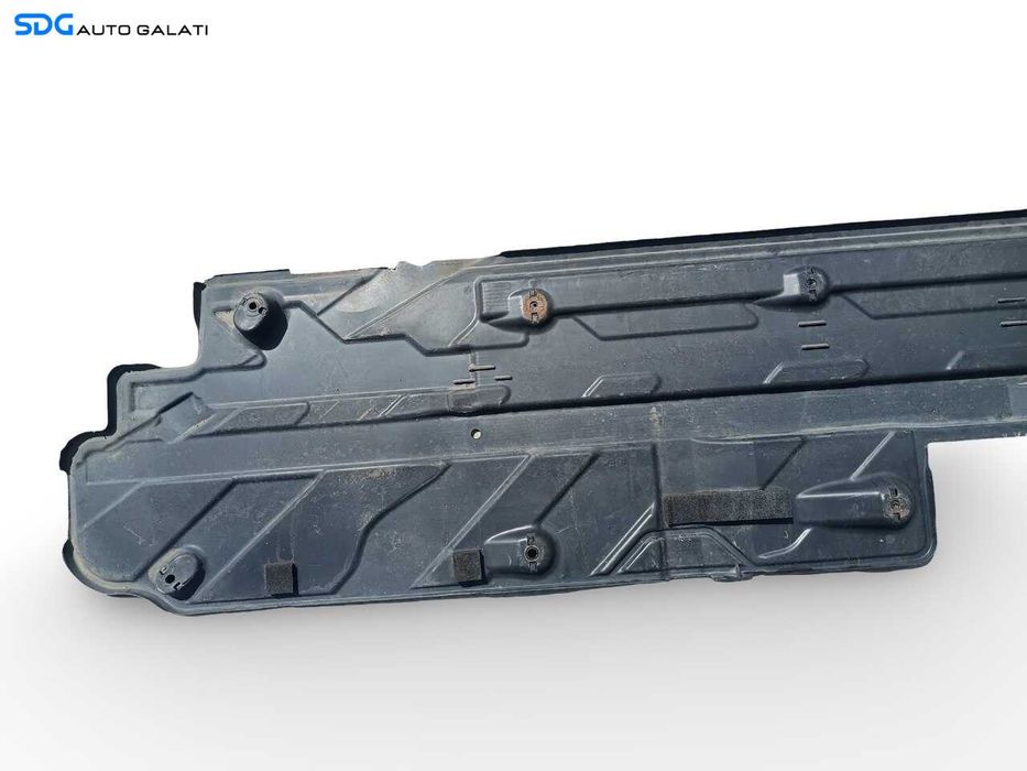 Scut Protectie Plastic Lateral Prag Stanga Mercedes Clasa C Class W204 2007 - 2014 Cod A2046100108 A2046101108 [LN0040]