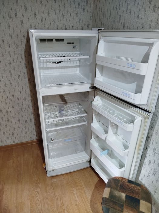 Продам холодильник б/у LG