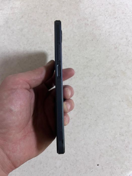 Продам телефон Realmi в среднем состоянии