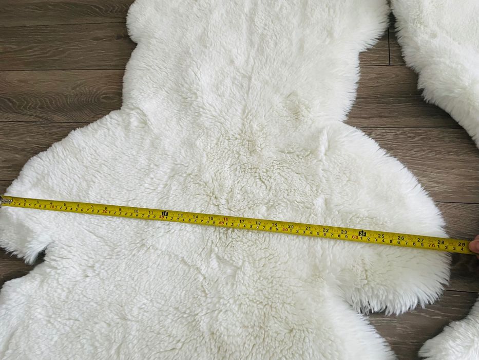 2 covorase Fluffy, albe, in forma de ursulet si tigrisor