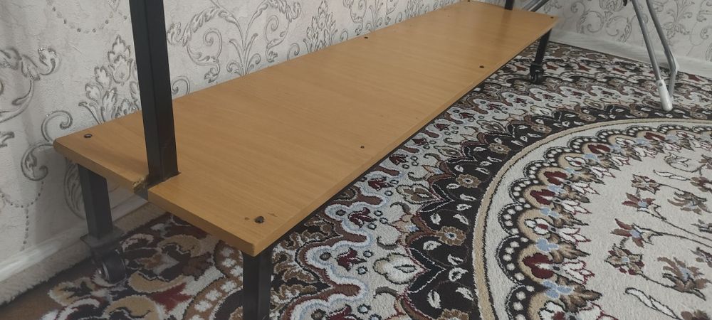 Продается вешалка на прихожка