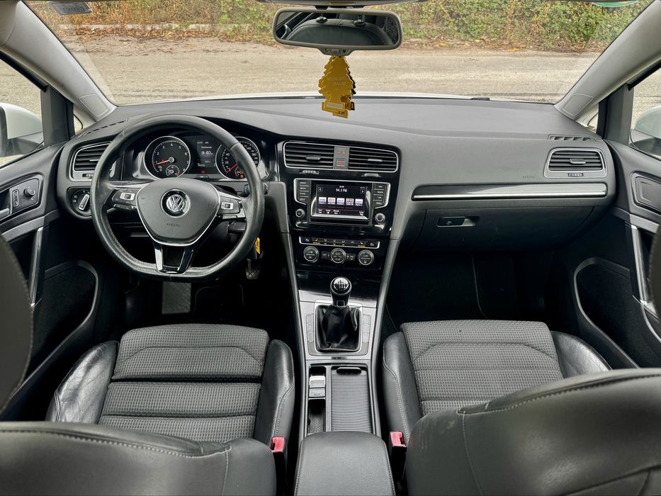 Vw Golf 7 1.4 tsi 140 cai xenon, distronic, navigatie, masaj