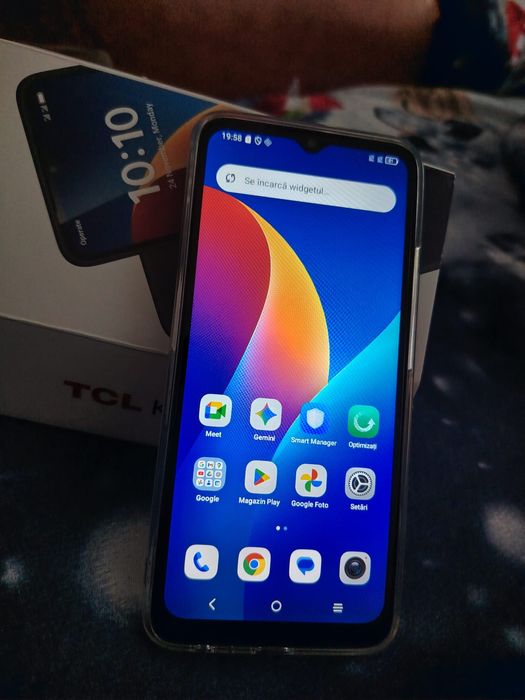 Vând telefon nou