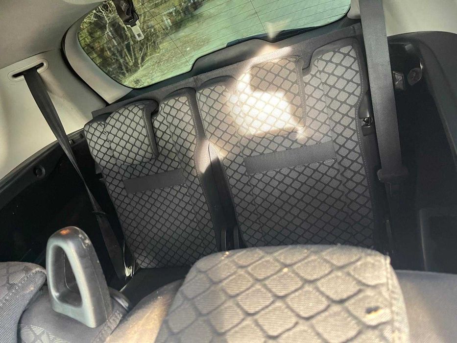 Renault Scenic 7 locuri, 2011, gri