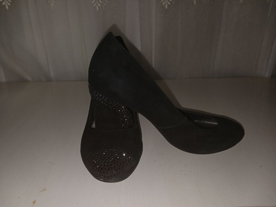 Удобные ,красивые Туфли замшевые