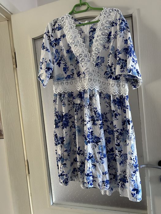 Рокля в бяло и синьо ХЛ