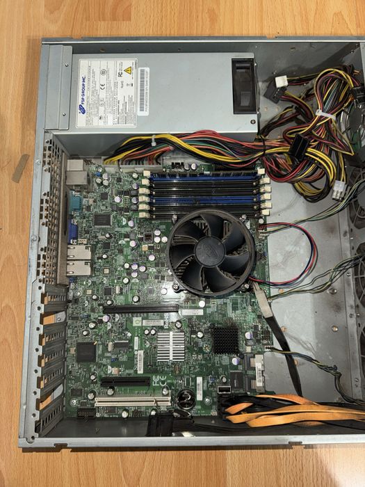 Продам сервер Supermicro в корпусе 2U