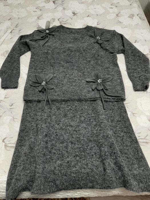 Продам женский костюм