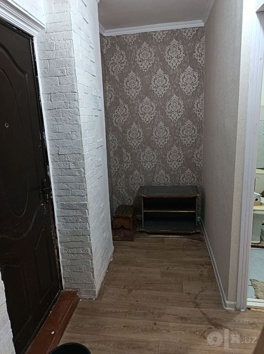 Аренда своя Чирчик, 3мкр, 1 комнатная с балконом без маклеро, 30в