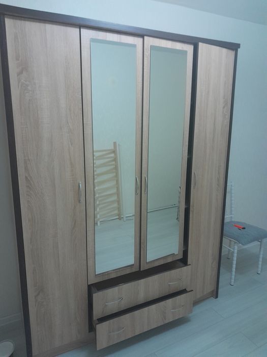 Шкаф 4х створчатый