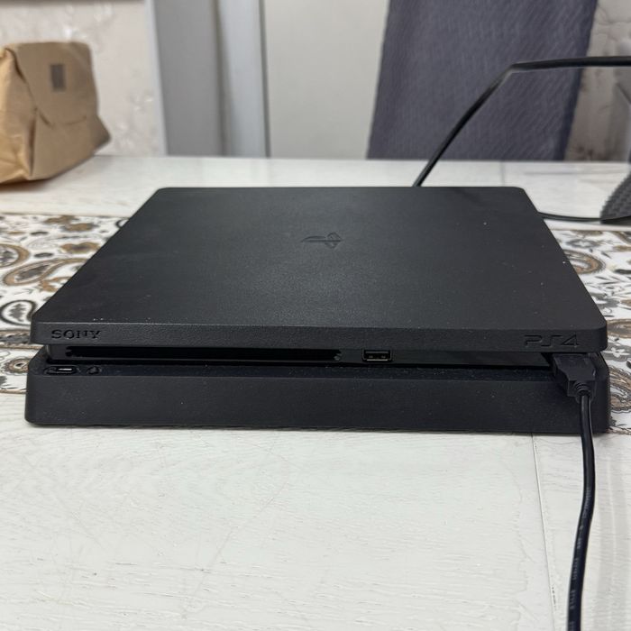 PlayStation 4 Slim 1 ТБ