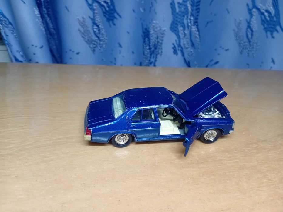 Macheta metal Japonia Tomica Dandy Mazda Roadpacer