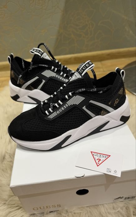 Дамски оригинални маратонки Guess
