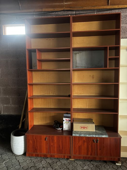 Продам полки белые и коричневые