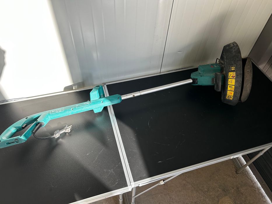 Електрически тример Bosch и Black & Decker