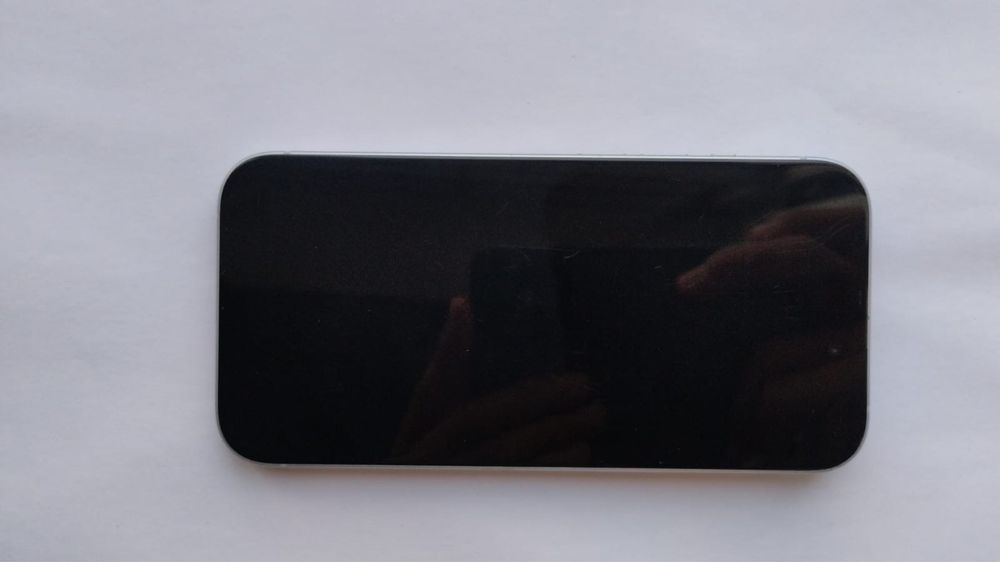 Iphone 15 128/76 в среднем состоянии