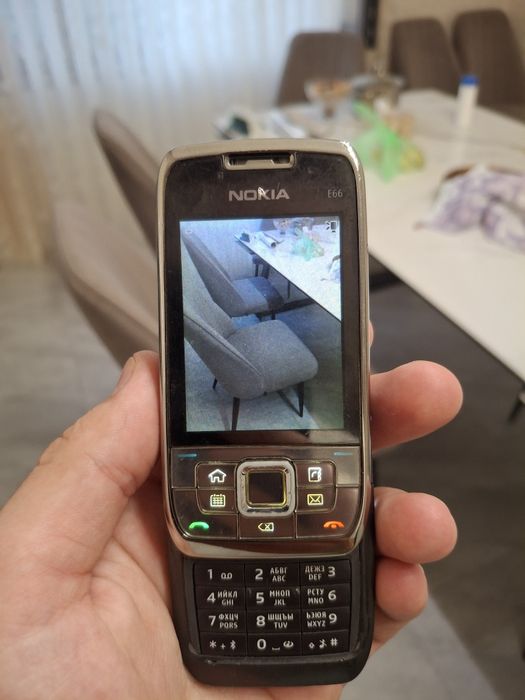 Продаю Nokia e66!