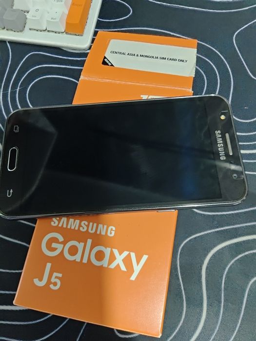 Продаю Срочно Samsung galaxy J5(J500H)